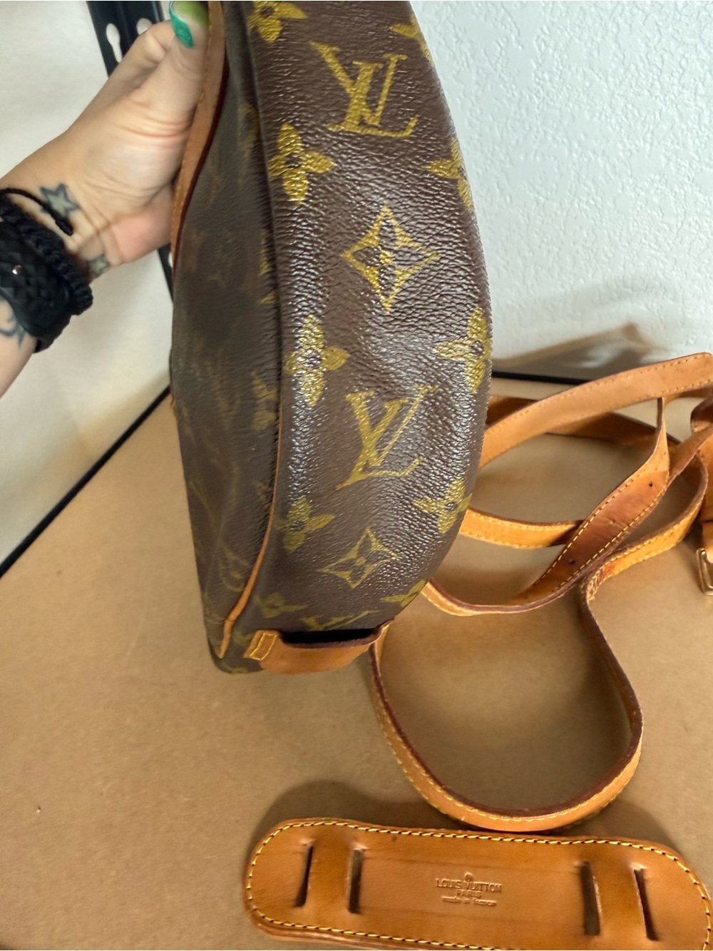 Louis Vuitton Monogram Canvas Messenger Bag in Brown and Tan - Picture 12 of 15